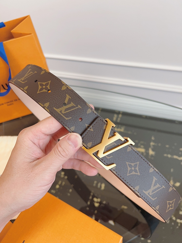 ルイヴィトンベルト正面デザイン